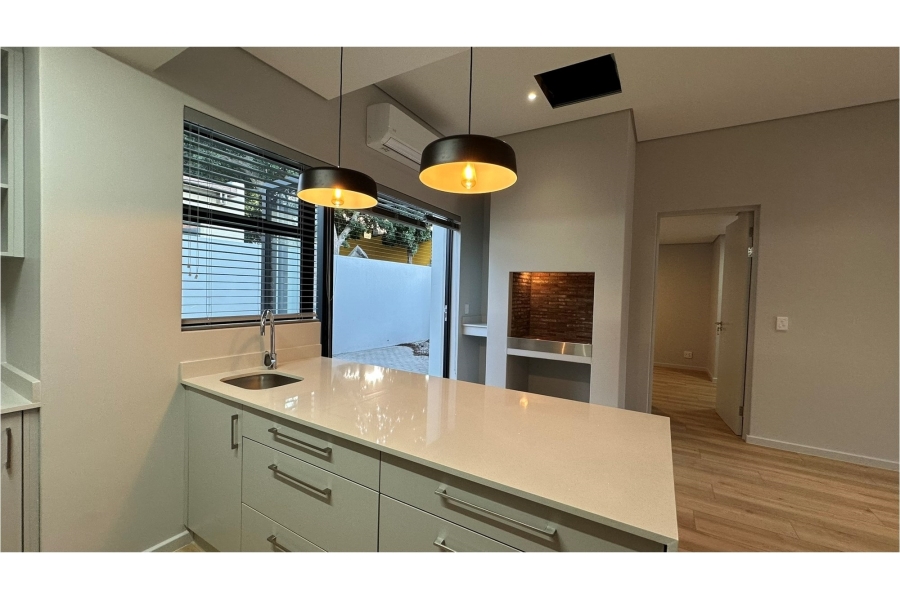 To Let 3 Bedroom Property for Rent in Lemoenkloof Western Cape